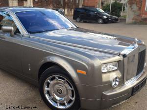 -  Rolls-Royce Phantom